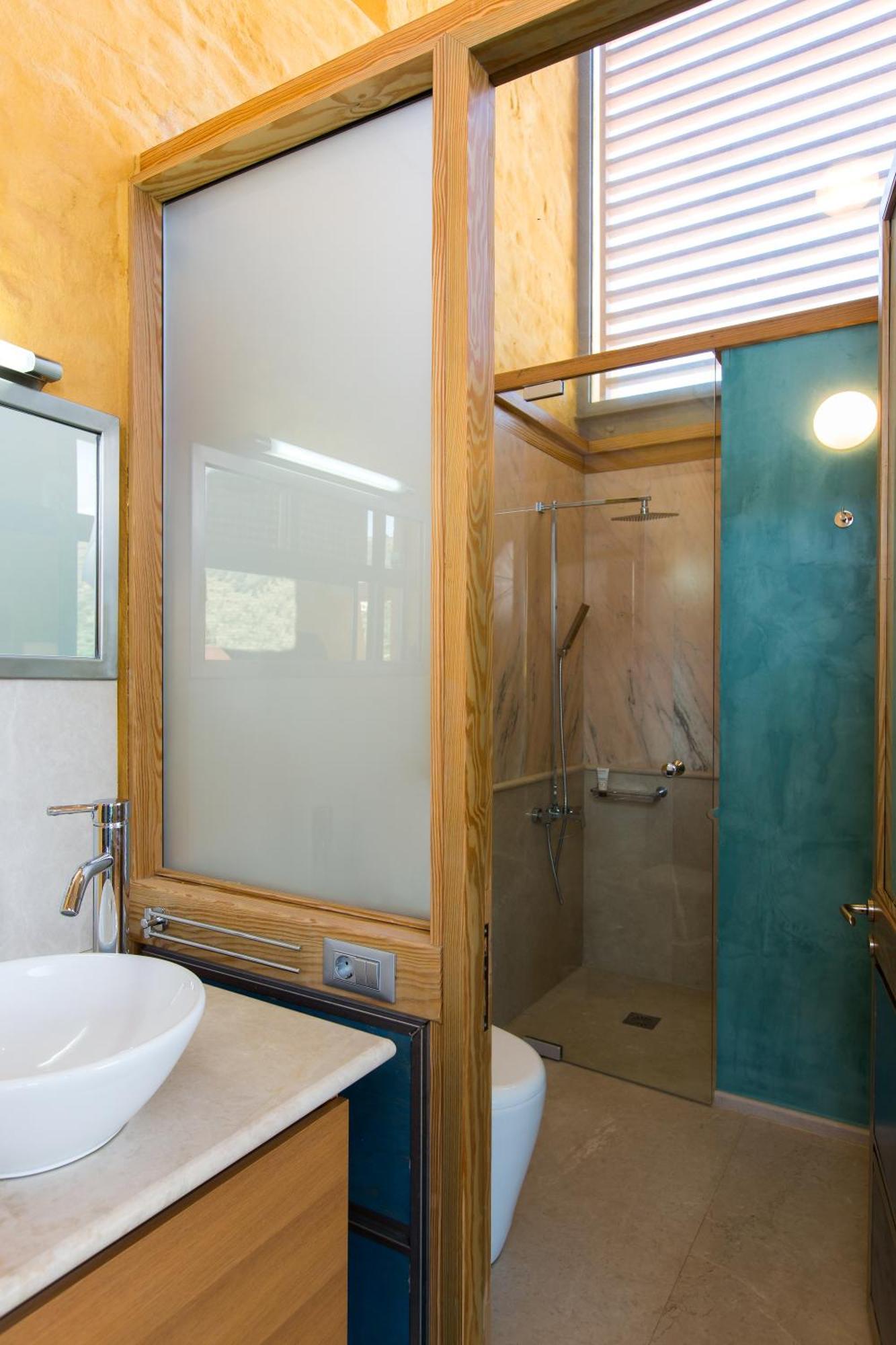 Beachfront Ravdoucha Epavlis Eleni Villa - Pool, Hot Tub, Gym, Sauna, Private Parking, Wifi Chania  Exterior foto