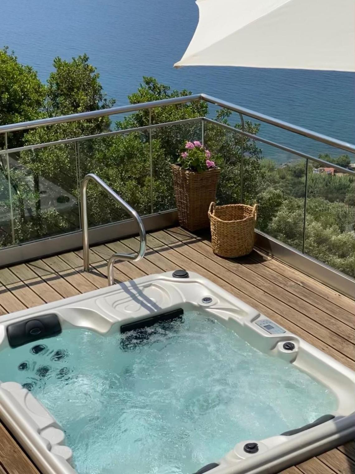 Beachfront Ravdoucha Epavlis Eleni Villa - Pool, Hot Tub, Gym, Sauna, Private Parking, Wifi Chania  Exterior foto